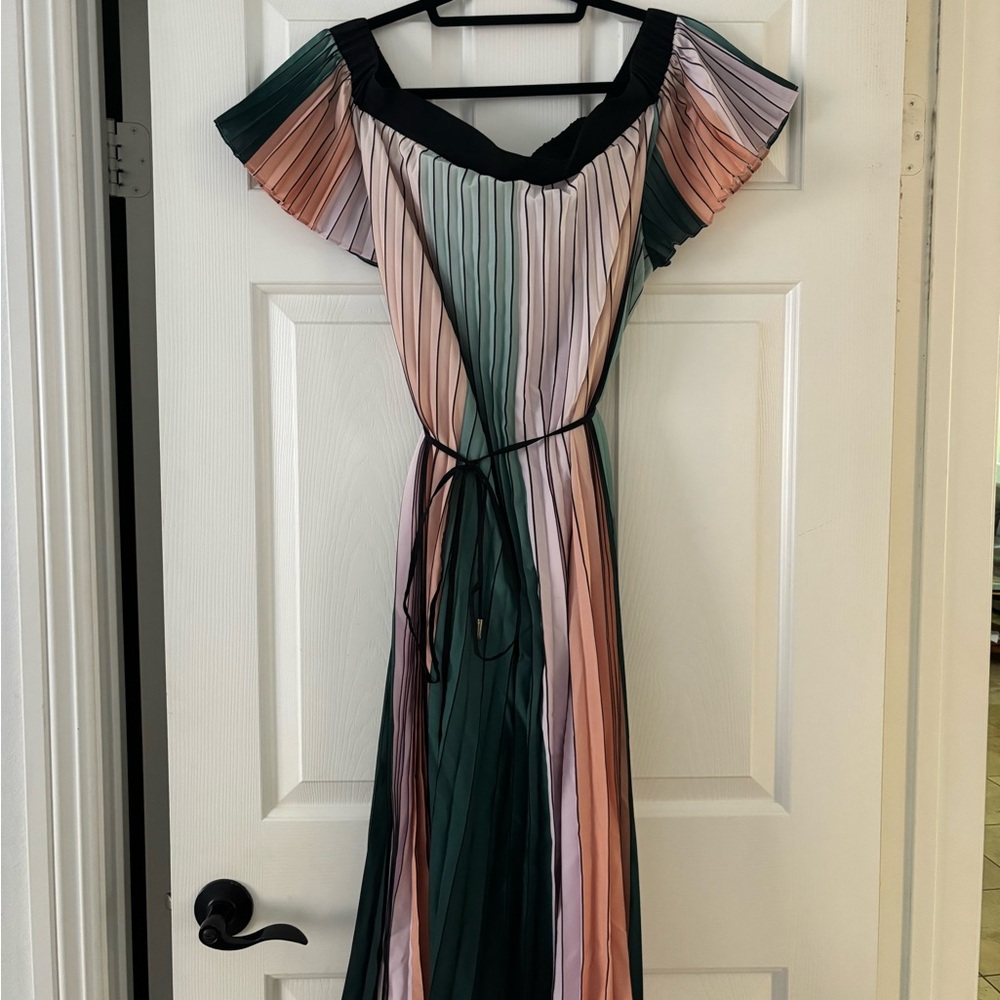 Beautiful dress. Worn only once